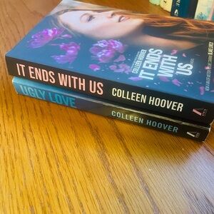 Colleen Hoover Book Set - It Ends With Us & Ugly Love